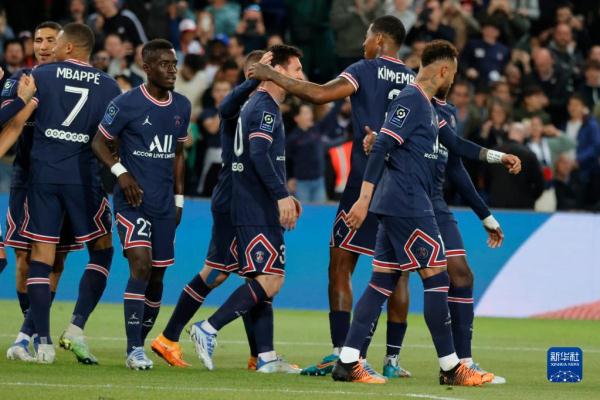 在现代足球 在现代足球