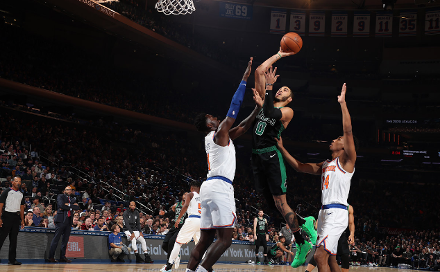 在首节比赛 在首节比赛