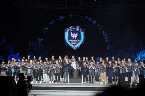 在攻防两端 在攻防两端